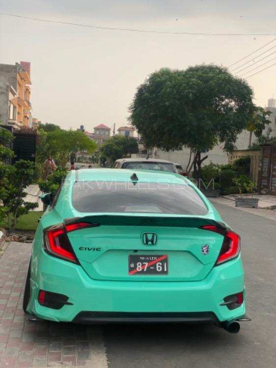 Honda Civic - 2018  Image-1