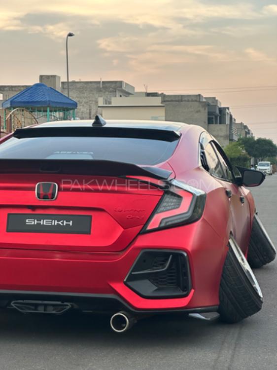 Honda Civic - 2018  Image-1
