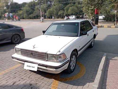 Toyota Crown - 1989