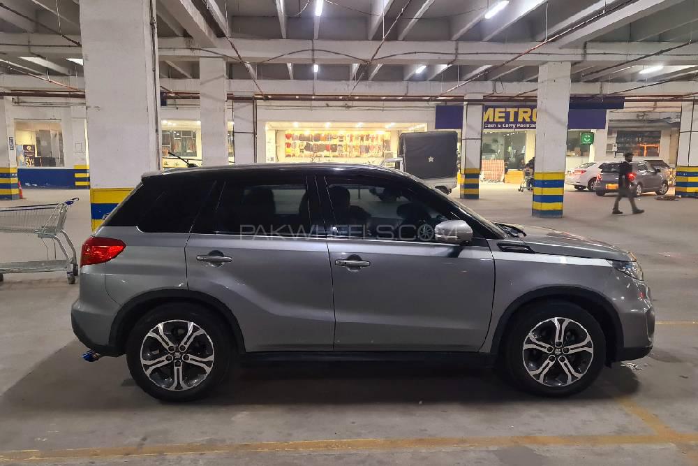 Suzuki Vitara 2017 for Sale in Lahore Suzuki Vitara 2017 for Sale in Lahore Image-9
