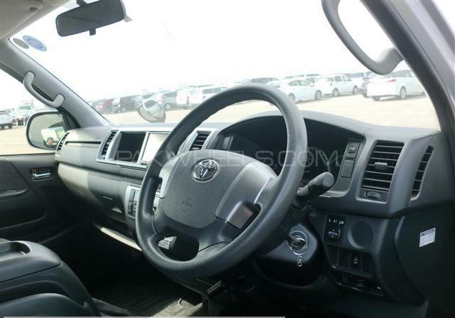 Toyota Hiace 2016 for Sale in Karachi Toyota Hiace 2016 for Sale in Karachi Image-6