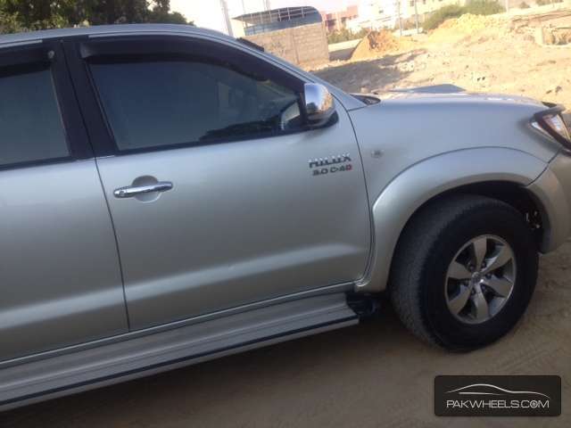 Toyota Hilux 2005 for Sale in Karachi Image-1