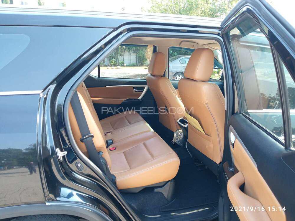 Toyota Fortuner 2019 for Sale in Lahore Toyota Fortuner 2019 for Sale in Lahore Image-12