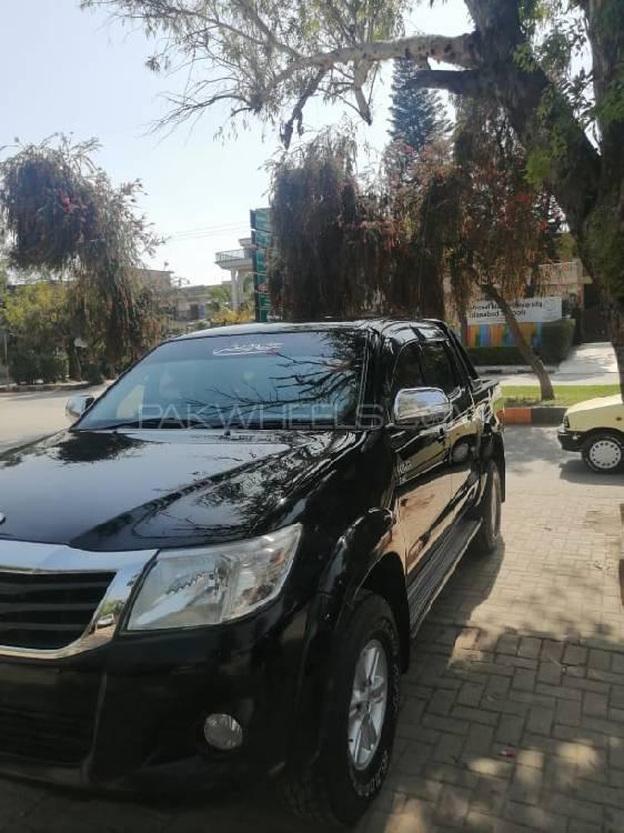 Toyota Hilux 2014 for Sale in Islamabad Image-1