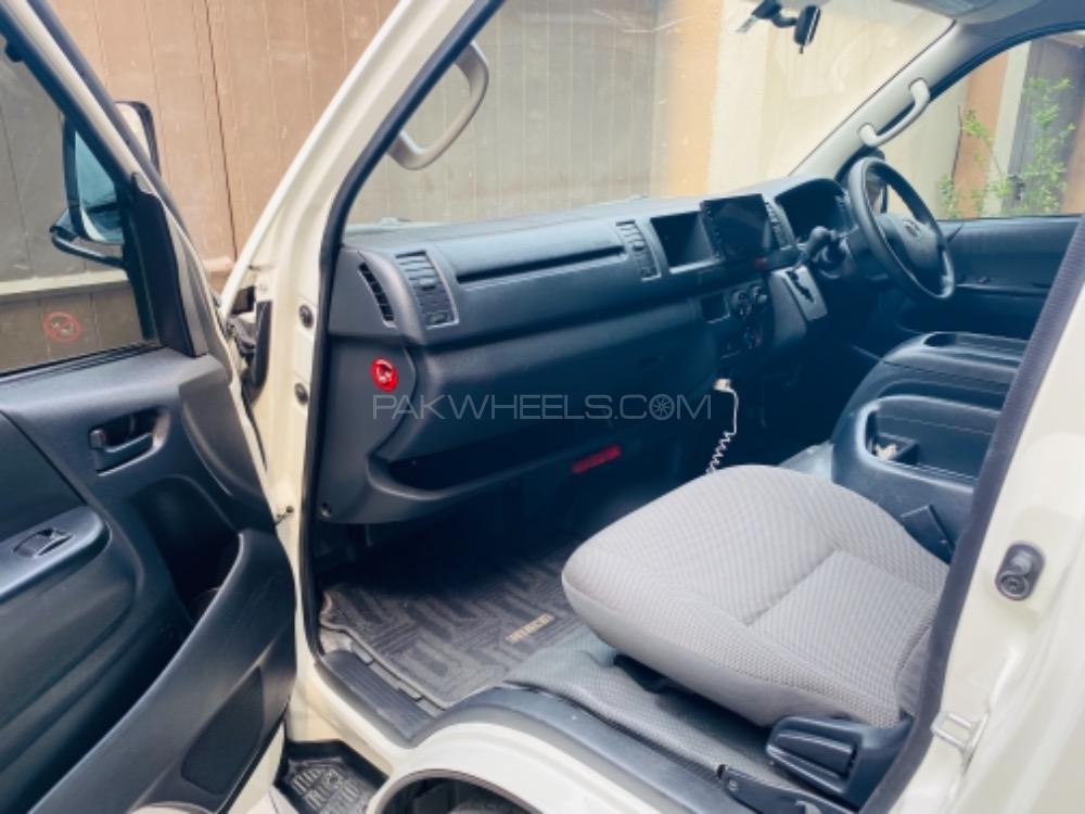Toyota Hiace 2015 for Sale in Peshawar Image-1