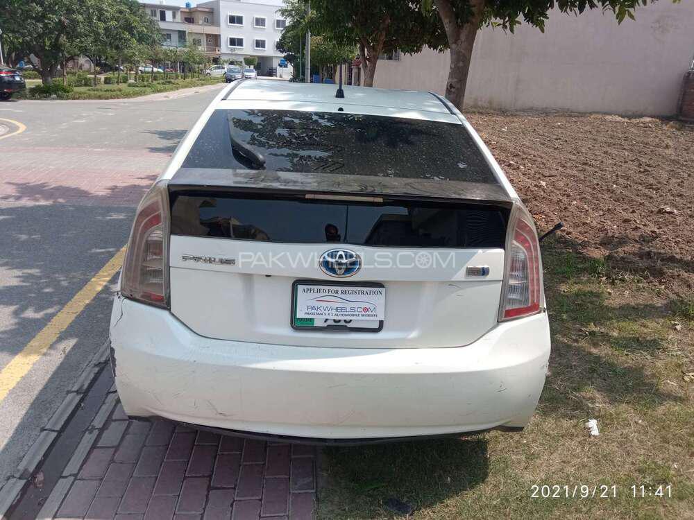 Toyota Prius 2011 for Sale in Lahore Toyota Prius 2011 for Sale in Lahore Image-4
