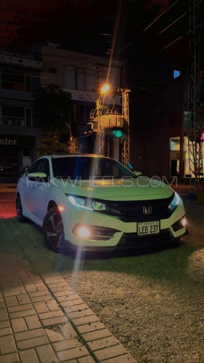Honda Civic - 2018  Image-1