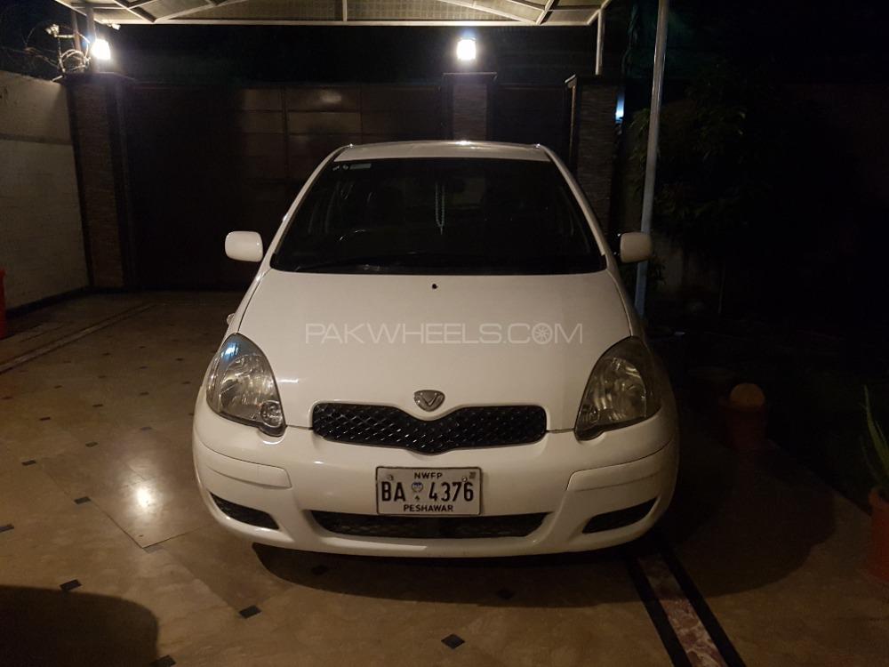 Toyota Vitz 2004 for Sale in Peshawar Image-1