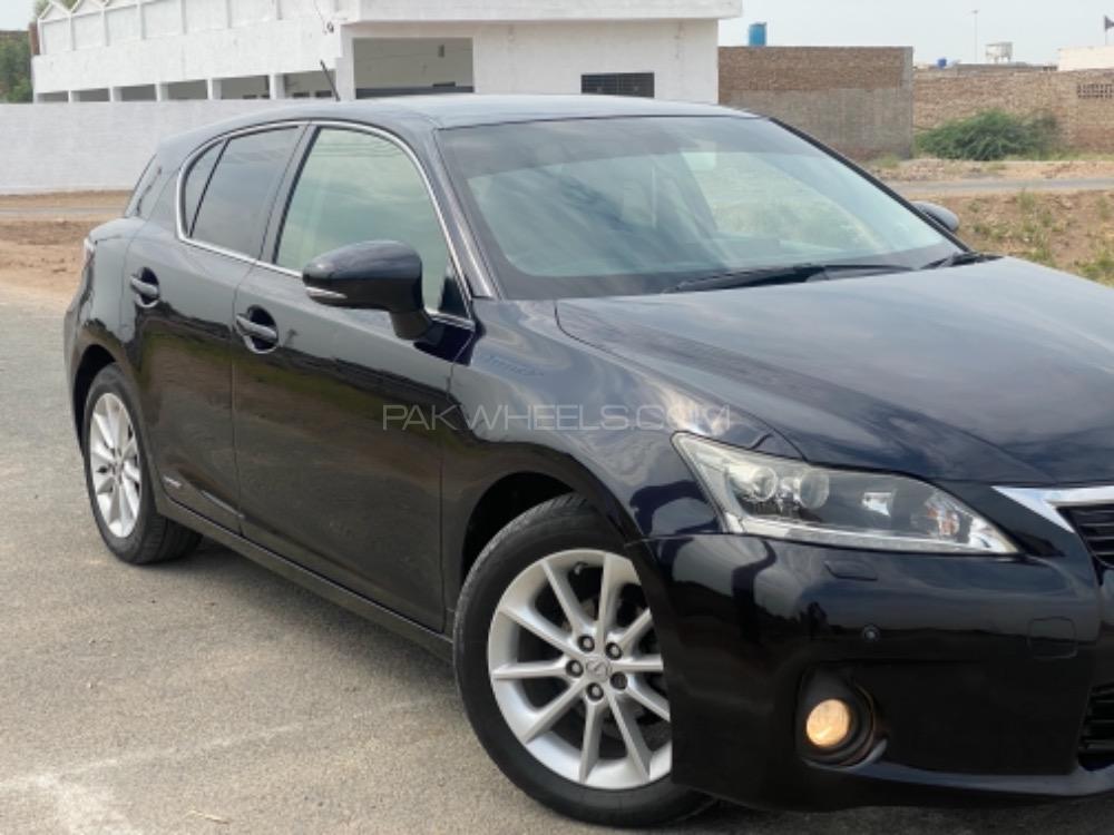 Lexus CT200h 2011 for Sale in Rahim Yar Khan Lexus CT200h 2011 for Sale in Rahim Yar Khan Image-2