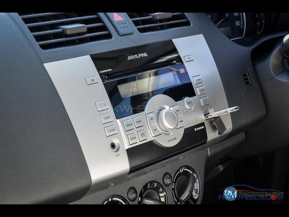 Swift Alpine Cd player with A/C vent  Image-1