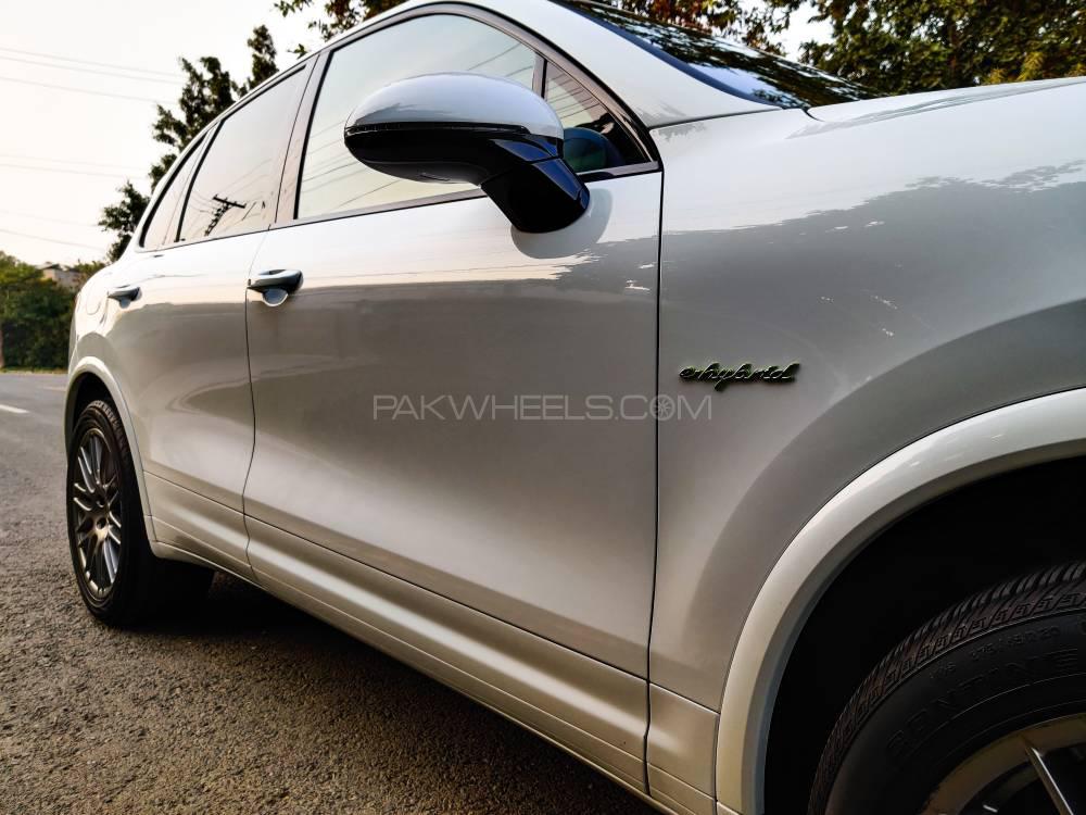 Porsche Cayenne 2017 for Sale in Lahore Porsche Cayenne 2017 for Sale in Lahore Image-4