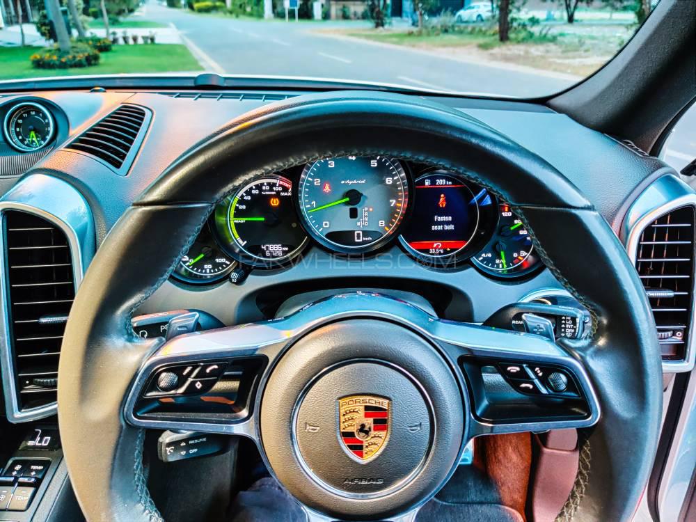 Porsche Cayenne 2017 for Sale in Lahore Porsche Cayenne 2017 for Sale in Lahore Image-8