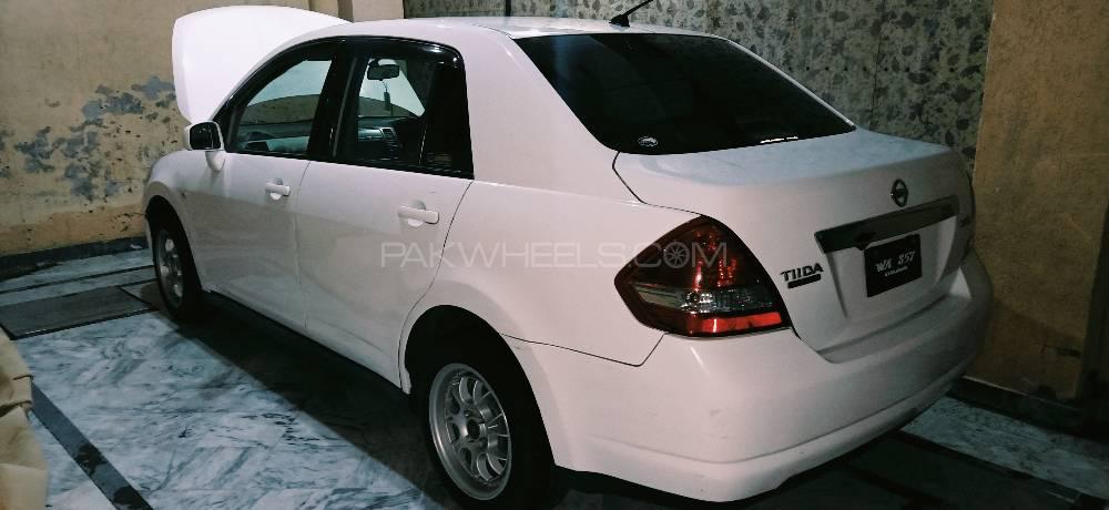 Nissan Tiida 2007 for Sale in Abbottabad Nissan Tiida 2007 for Sale in Abbottabad Image-3