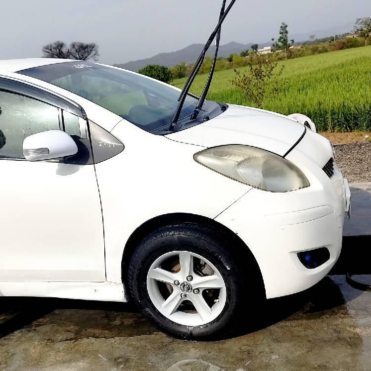 Toyota Vitz 2008 for Sale in Haripur Image-1