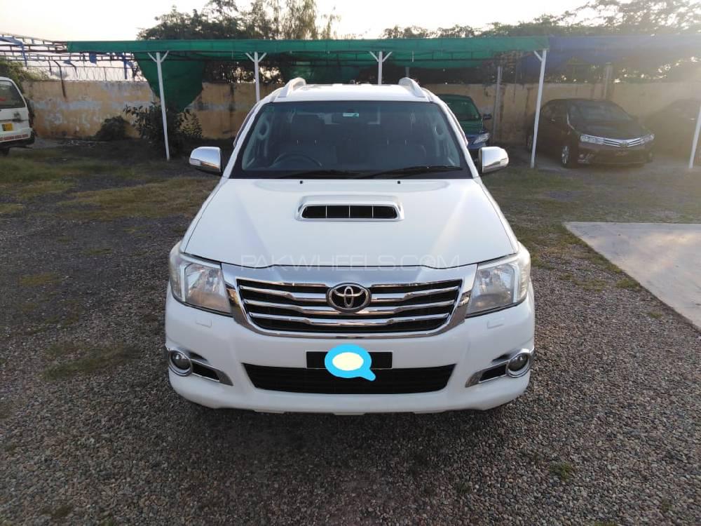 Toyota Hilux 2013 for Sale in Gujrat Image-1