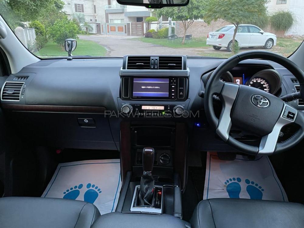 Toyota Prado 2016 for Sale in Multan Toyota Prado 2016 for Sale in Multan Image-5