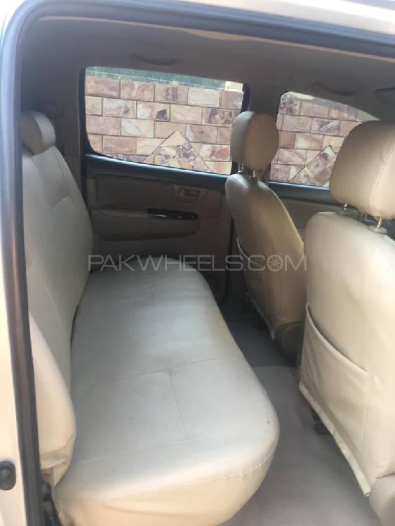 ٹویوٹا ہائیلکس 2013 for Sale in فیصل آباد ٹویوٹا ہائیلکس 2013 for Sale in فیصل آباد Image-4