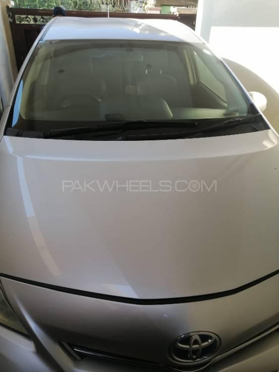 Toyota Prius Alpha 2012 for Sale in Rawalpindi Image-1