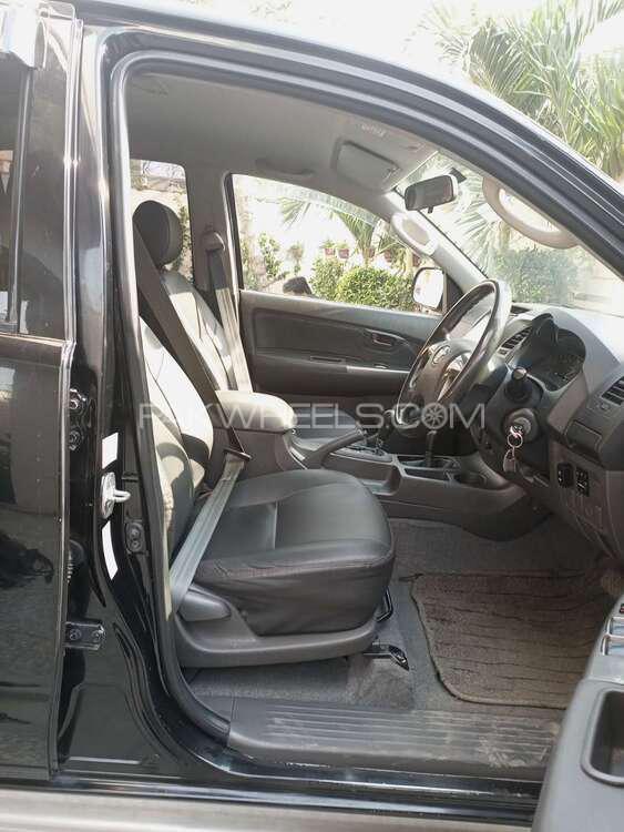 Toyota Hilux 2012 for Sale in Karachi Toyota Hilux 2012 for Sale in Karachi Image-10