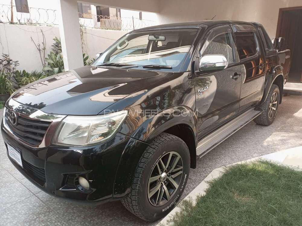 Toyota Hilux 2012 for Sale in Karachi Toyota Hilux 2012 for Sale in Karachi Image-3