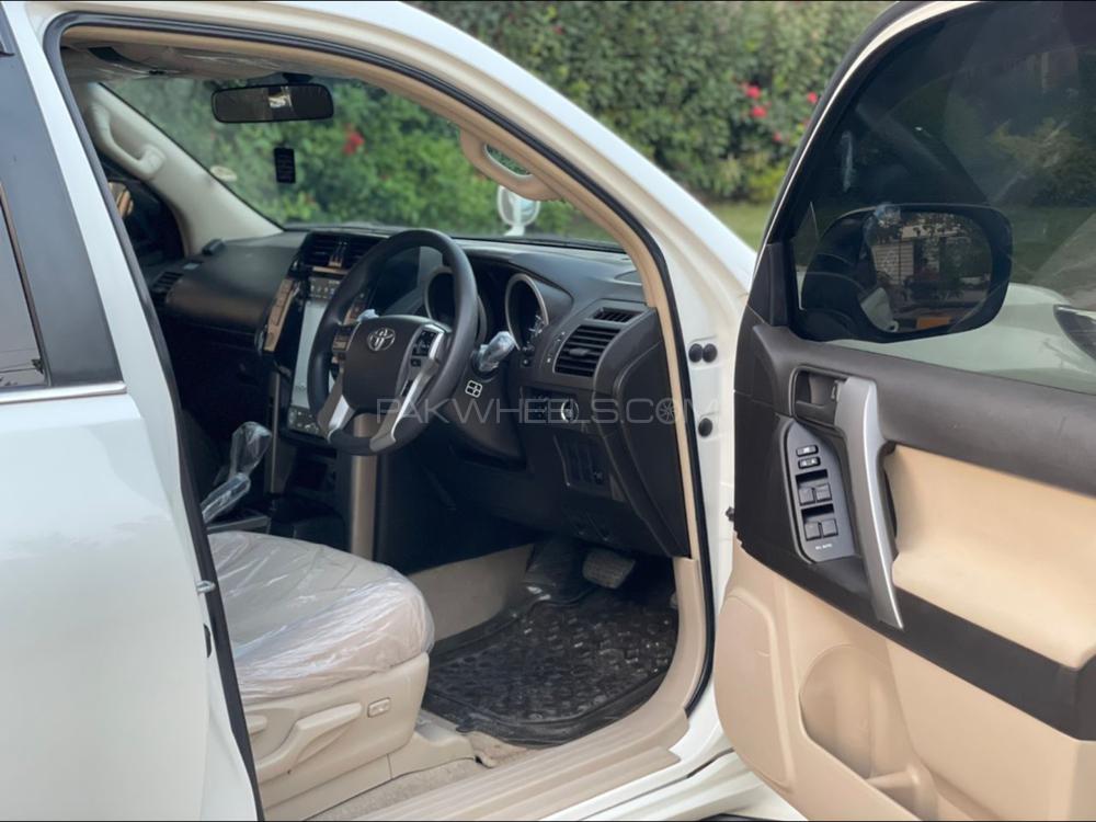 Toyota Prado 2012 for Sale in Karachi Toyota Prado 2012 for Sale in Karachi Image-14