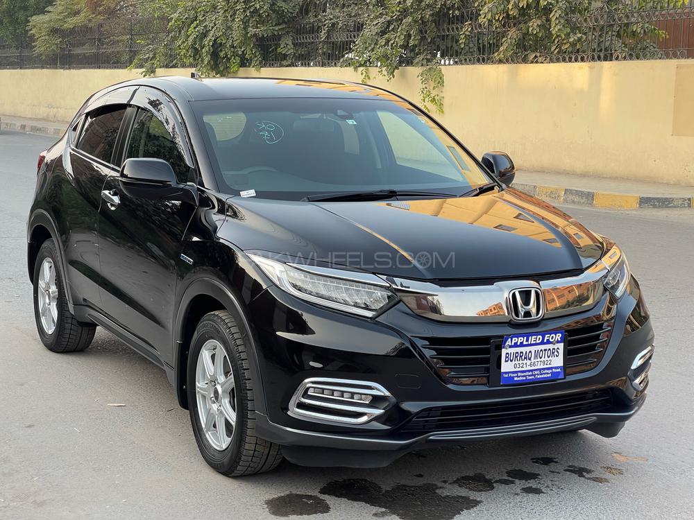 Honda Vezel 2018 for Sale in Faisalabad Image-1
