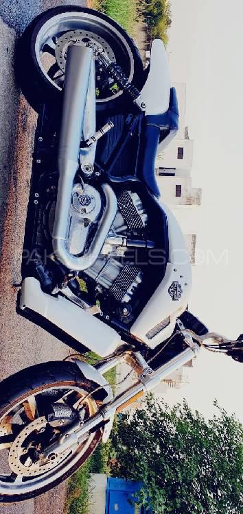 Harley Davidson V-Rod 2013 Image-1