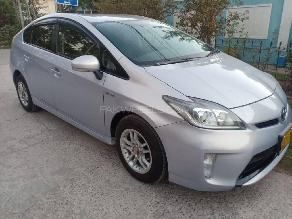 Toyota Prius 2012 for Sale in Rawalpindi Toyota Prius 2012 for Sale in Rawalpindi Image-4