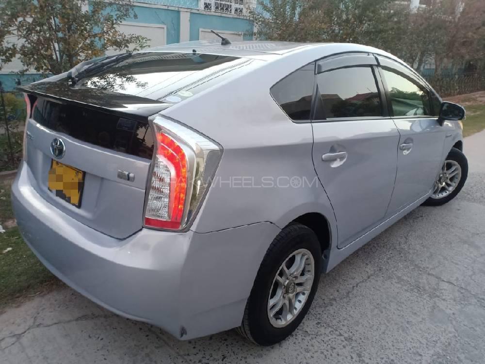 Toyota Prius 2012 for Sale in Rawalpindi Toyota Prius 2012 for Sale in Rawalpindi Image-9