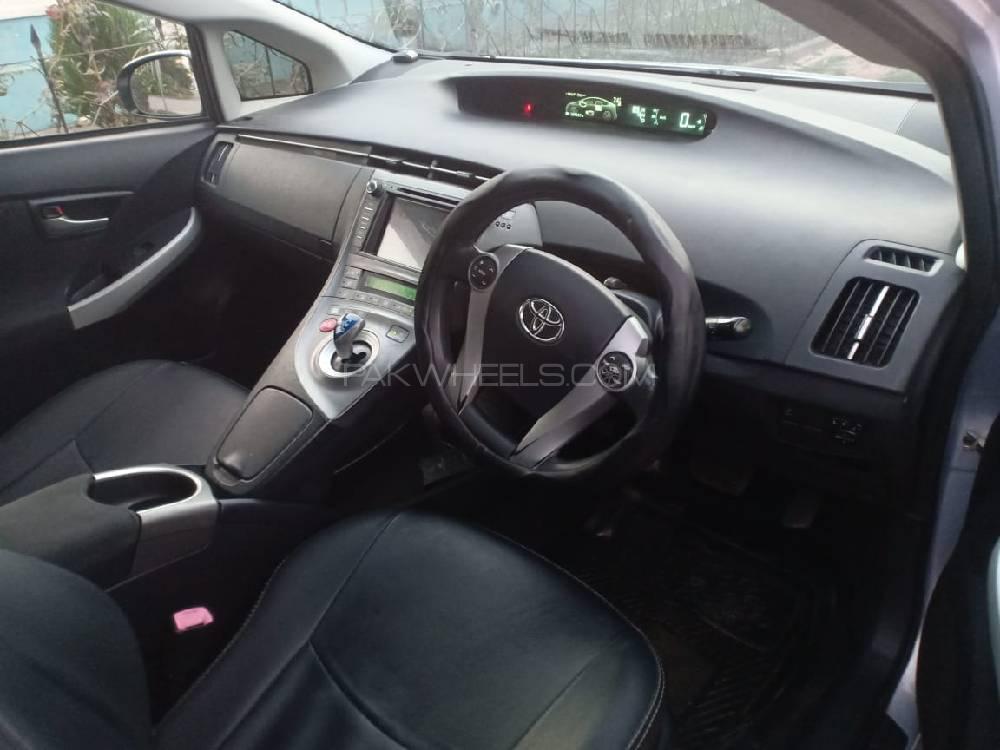 Toyota Prius 2012 for Sale in Rawalpindi Toyota Prius 2012 for Sale in Rawalpindi Image-2