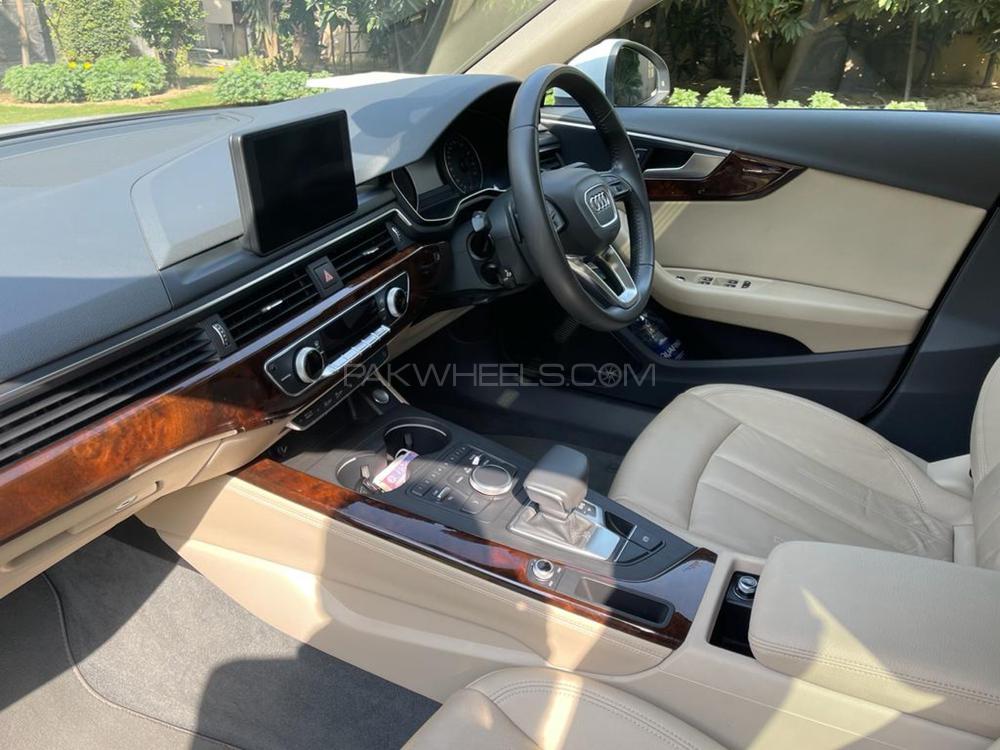 Audi A4 2018 for Sale in Sialkot Audi A4 2018 for Sale in Sialkot Image-9