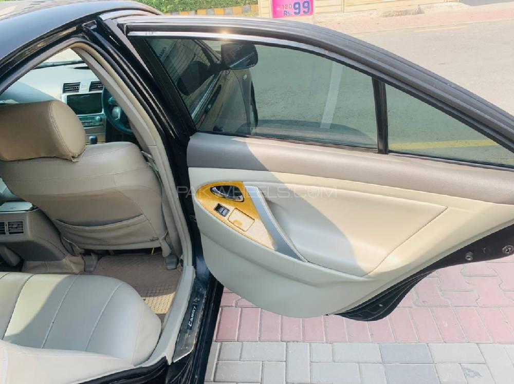 Toyota Camry 2006 for Sale in Lahore Toyota Camry 2006 for Sale in Lahore Image-8