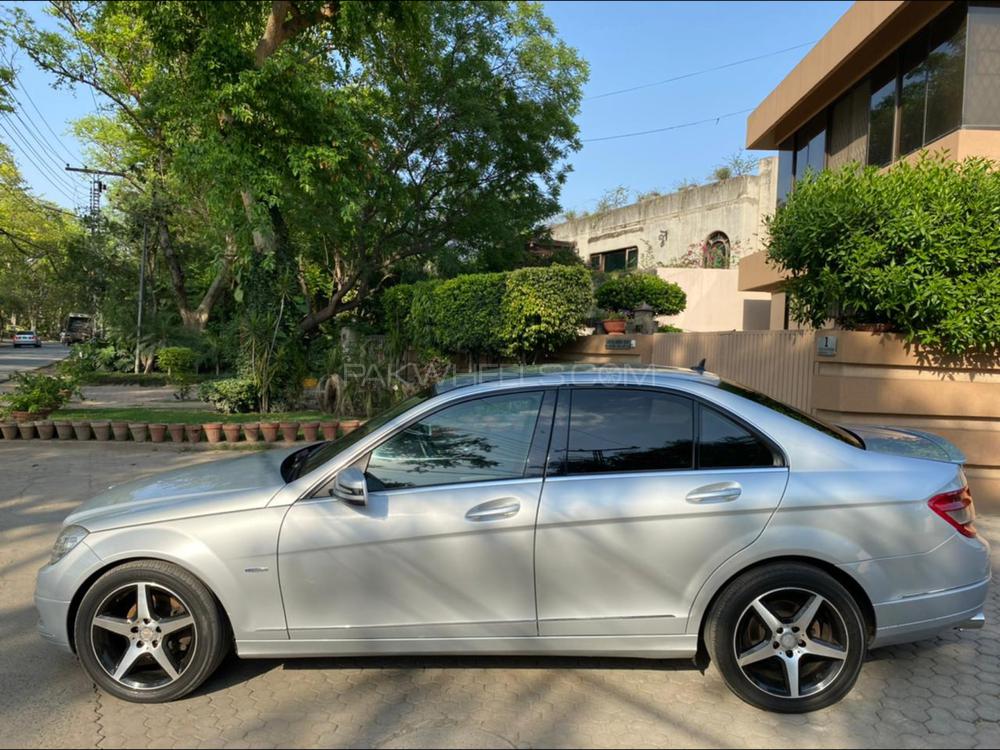 Mercedes Benz C Class 2009 for Sale in Lahore Mercedes Benz C Class 2009 for Sale in Lahore Image-3