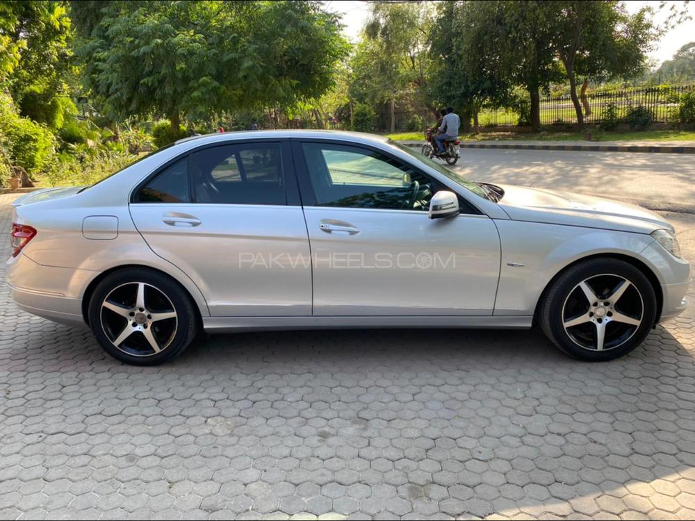 Mercedes Benz C Class 2009 for Sale in Lahore Mercedes Benz C Class 2009 for Sale in Lahore Image-4