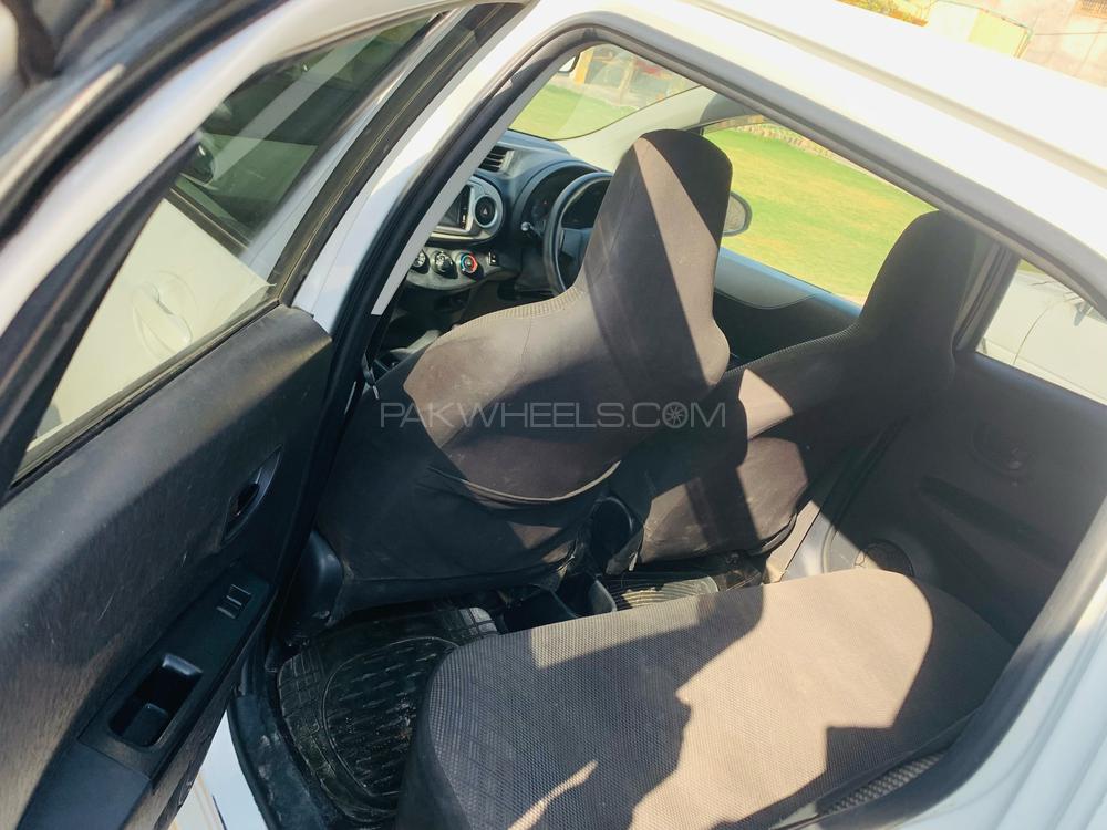 Toyota Vitz 2011 for Sale in Peshawar Toyota Vitz 2011 for Sale in Peshawar Image-4