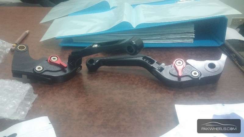 Yamaha R1 or R6 Levers(break&Clutch) Adjustable and foldable Image-1