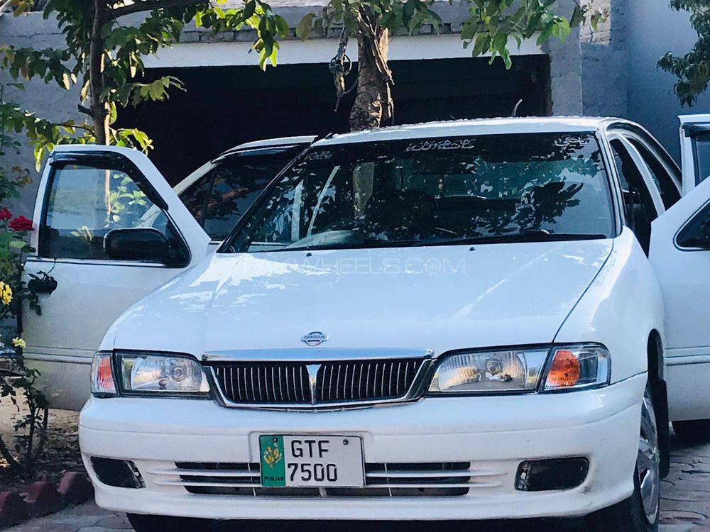 Nissan Sunny Super Saloon 1.6 (CNG) 2001 Image-1
