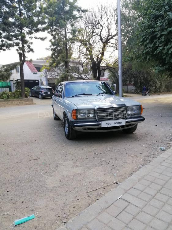 Mercedes Benz 240 Gd 1984 for Sale in Islamabad Image-1