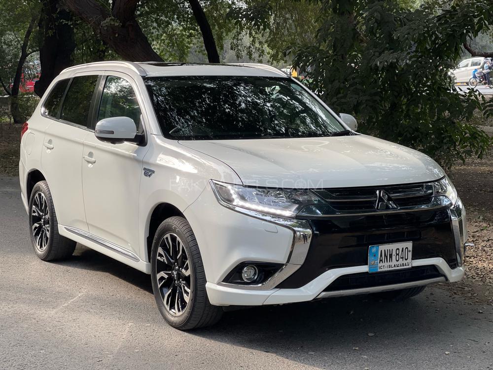 Mitsubishi Outlander 2017 for Sale in Lahore Image-1