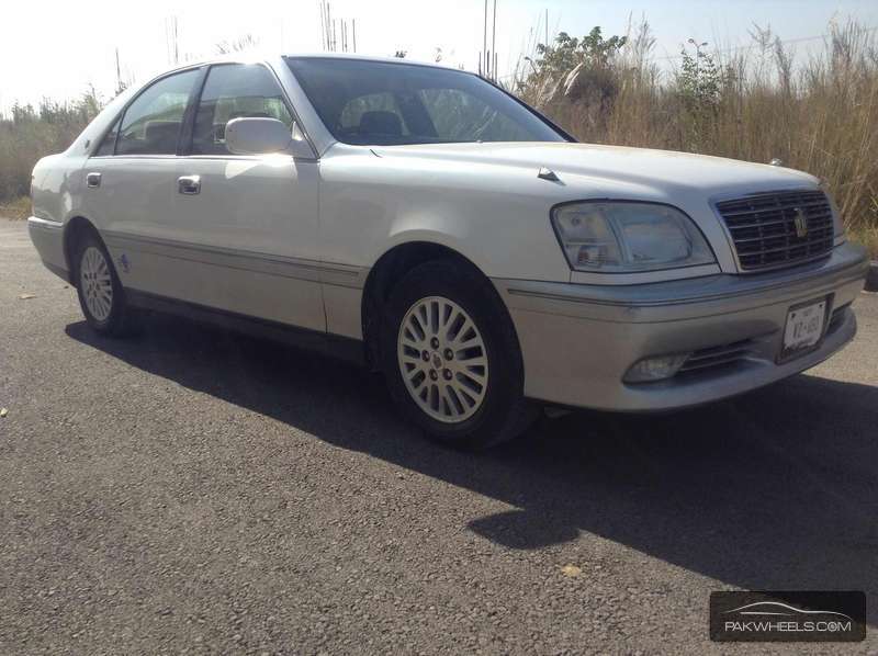 Toyota Crown 2000 for Sale in Islamabad Image-1