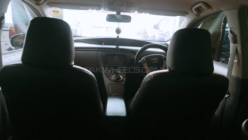 Toyota Prius 2011 for Sale in Gujranwala Toyota Prius 2011 for Sale in Gujranwala Image-5