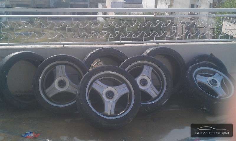 Alloy rim with tire in Good condition Image-1