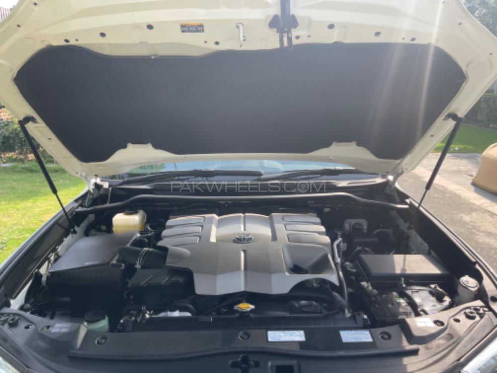 Toyota Land Cruiser 2016 for Sale in Lahore Toyota Land Cruiser 2016 for Sale in Lahore Image-17