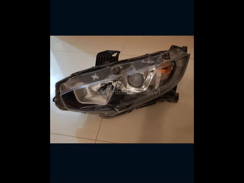 Front Honda Civic 2018 Original lights  Image-1