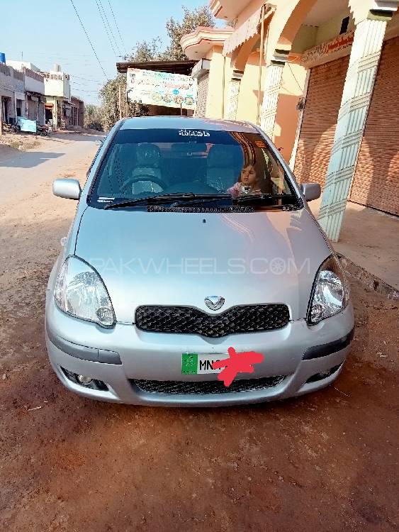 Toyota Vitz 2004 for Sale in Multan Image-1