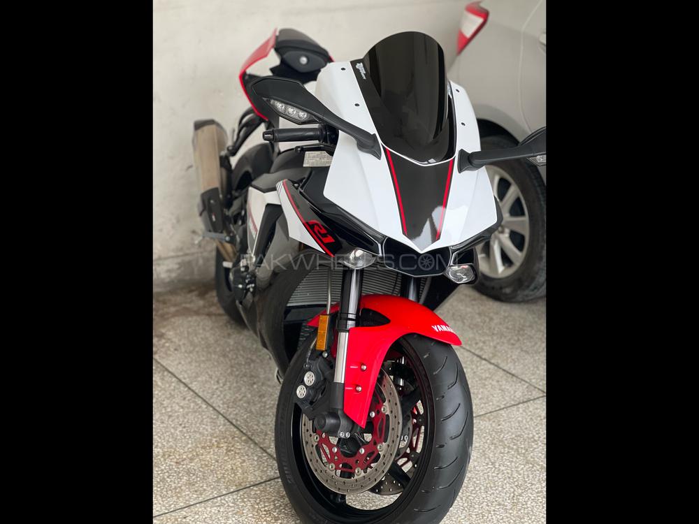 Yamaha YZF-R1 2016 for Sale in Lahore Image-1
