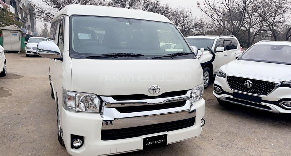 Toyota Hiace 2017 for Sale in Islamabad Image-1