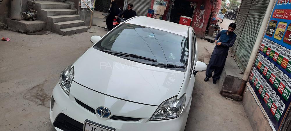 Toyota Prius 2014 for Sale in Gujranwala Toyota Prius 2014 for Sale in Gujranwala Image-4