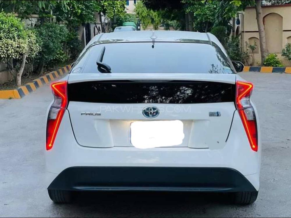 Toyota Prius 2017 for Sale in Gujranwala Image-1