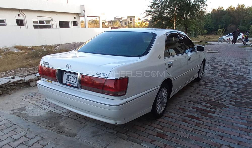 Toyota Crown 2001 for Sale in Islamabad Toyota Crown 2001 for Sale in Islamabad Image-4